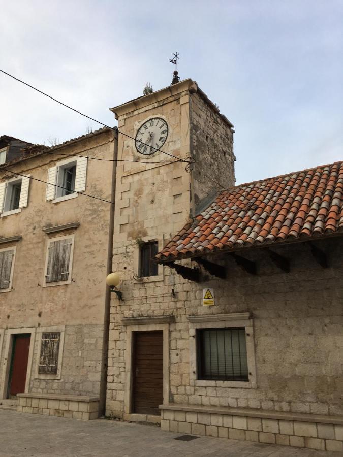 Guesthouse Nina Kaštel Novi Exterior foto